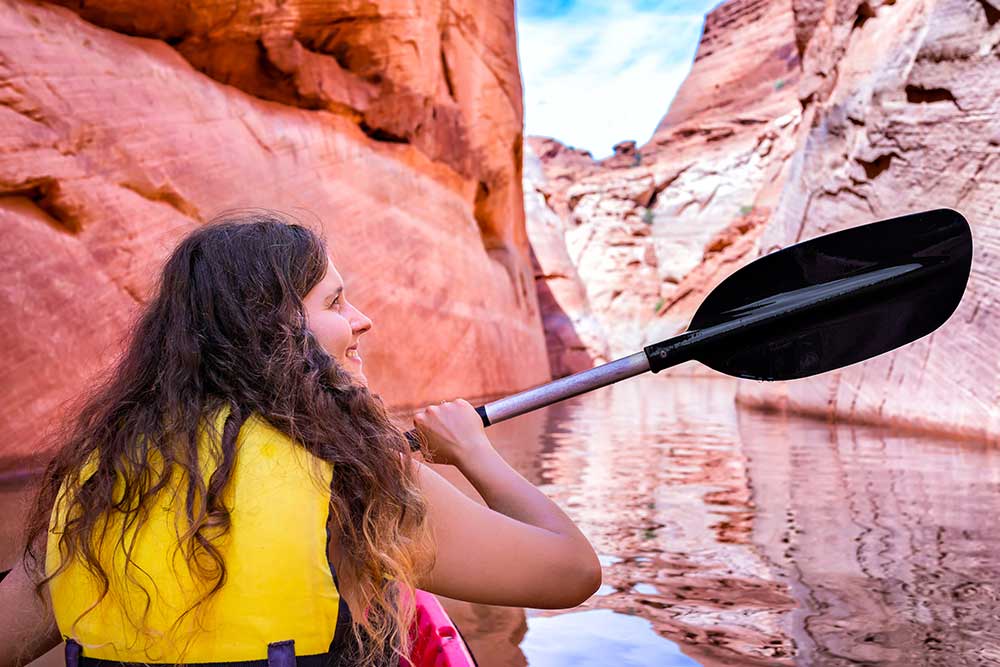 women paddling Lake Powell - womens vacation to the Southwest